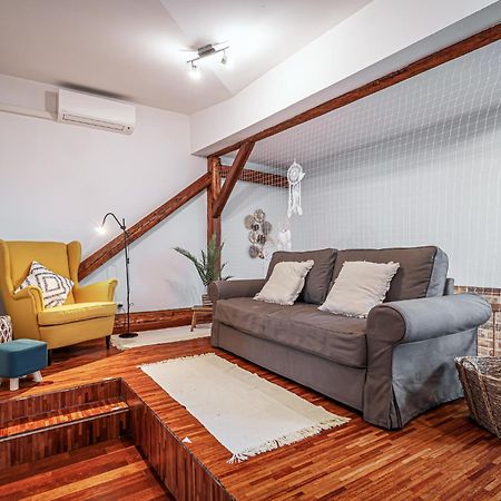 Beautiful And Romantic Penthouse With Two Terraces ブラチスラヴァ エクステリア 写真