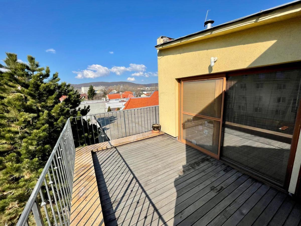 Beautiful And Romantic Penthouse With Two Terraces ブラチスラヴァ エクステリア 写真