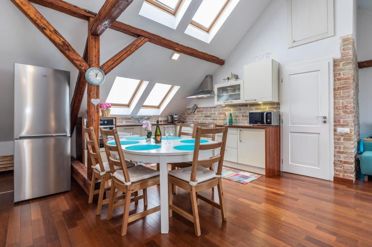 Beautiful And Romantic Penthouse With Two Terraces ブラチスラヴァ エクステリア 写真