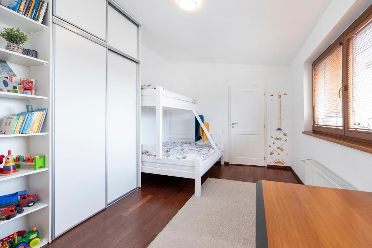 Beautiful And Romantic Penthouse With Two Terraces ブラチスラヴァ エクステリア 写真