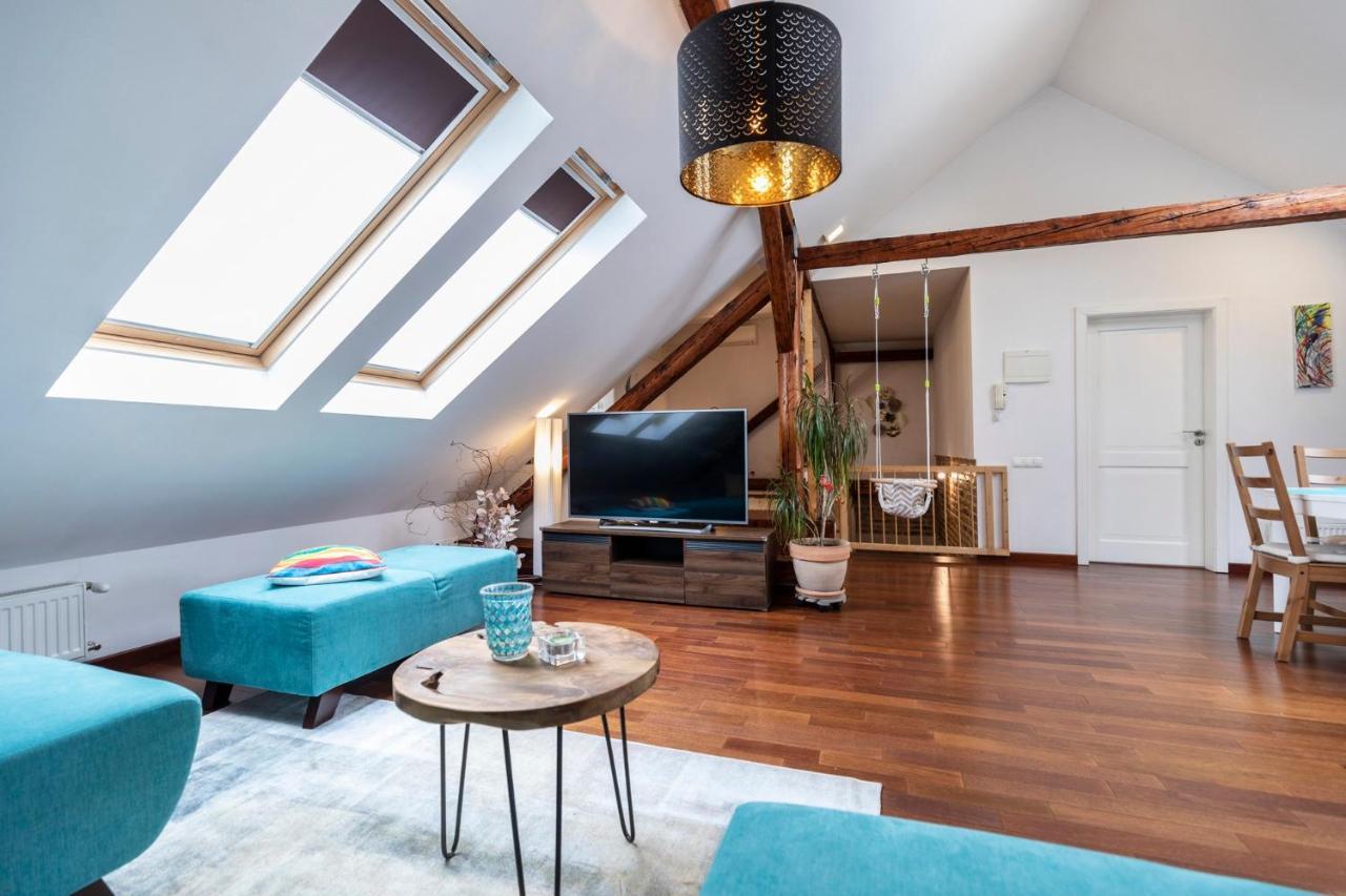 Beautiful And Romantic Penthouse With Two Terraces ブラチスラヴァ エクステリア 写真