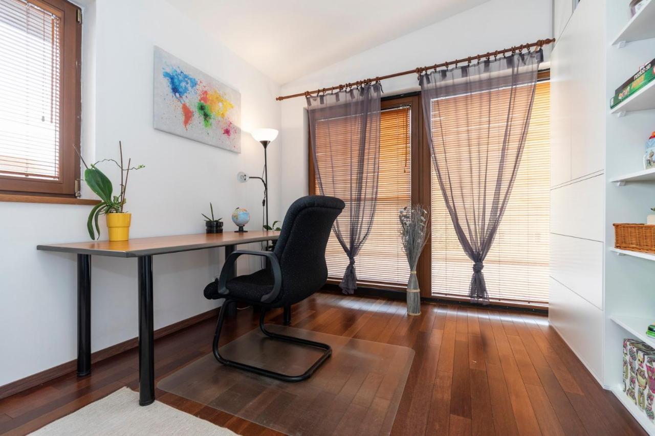 Beautiful And Romantic Penthouse With Two Terraces ブラチスラヴァ エクステリア 写真