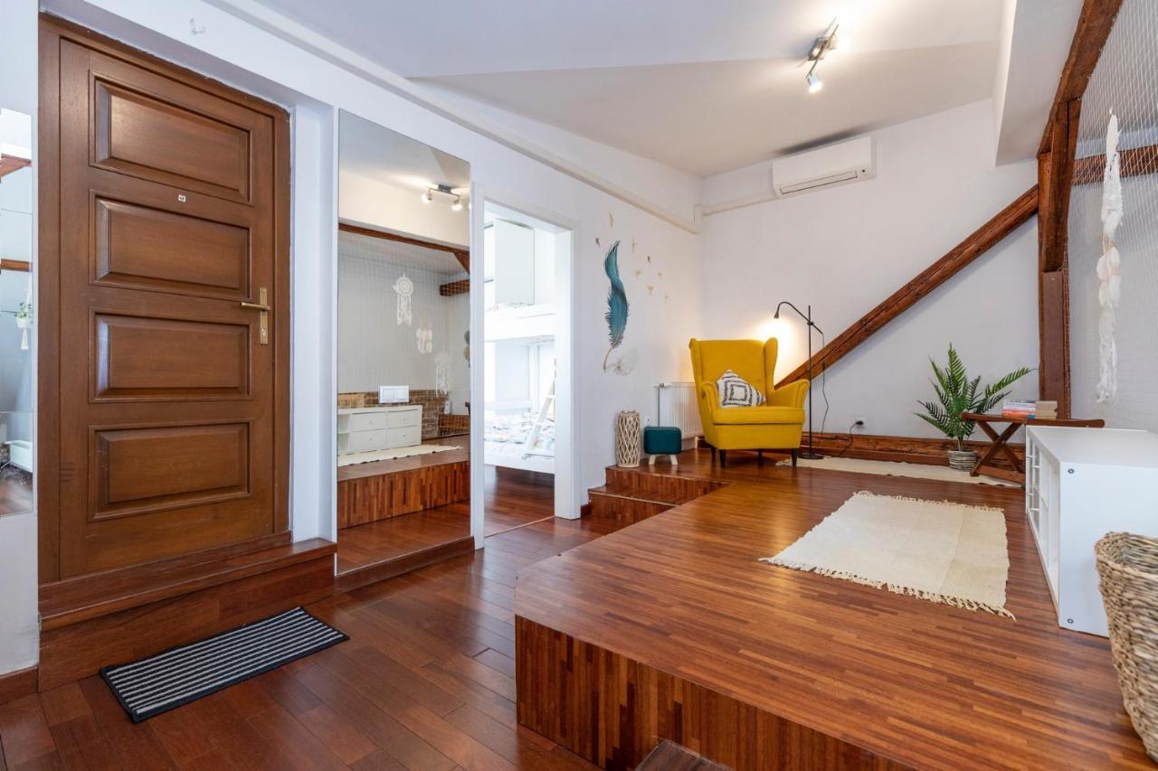 Beautiful And Romantic Penthouse With Two Terraces ブラチスラヴァ エクステリア 写真