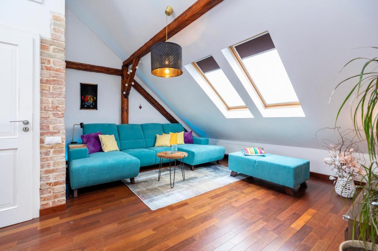 Beautiful And Romantic Penthouse With Two Terraces ブラチスラヴァ エクステリア 写真