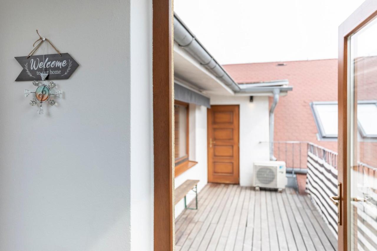 Beautiful And Romantic Penthouse With Two Terraces ブラチスラヴァ エクステリア 写真