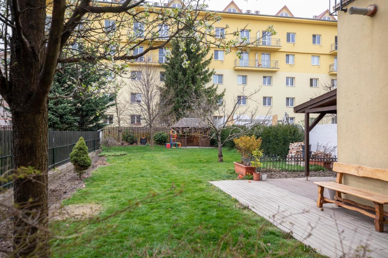 Beautiful And Romantic Penthouse With Two Terraces ブラチスラヴァ エクステリア 写真