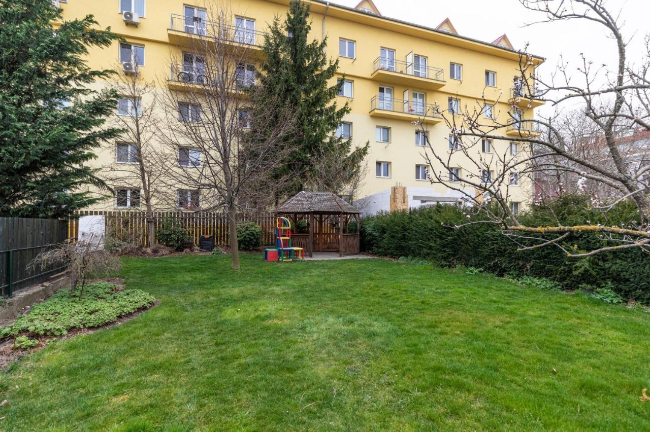 Beautiful And Romantic Penthouse With Two Terraces ブラチスラヴァ エクステリア 写真